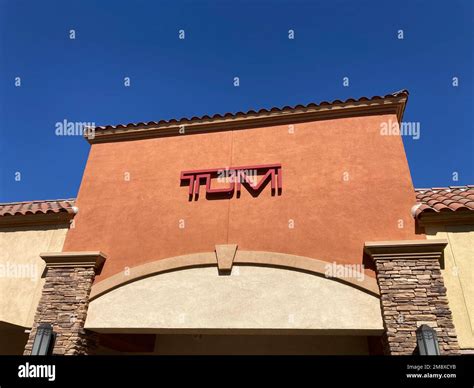 tumi outlet cabazon ca.